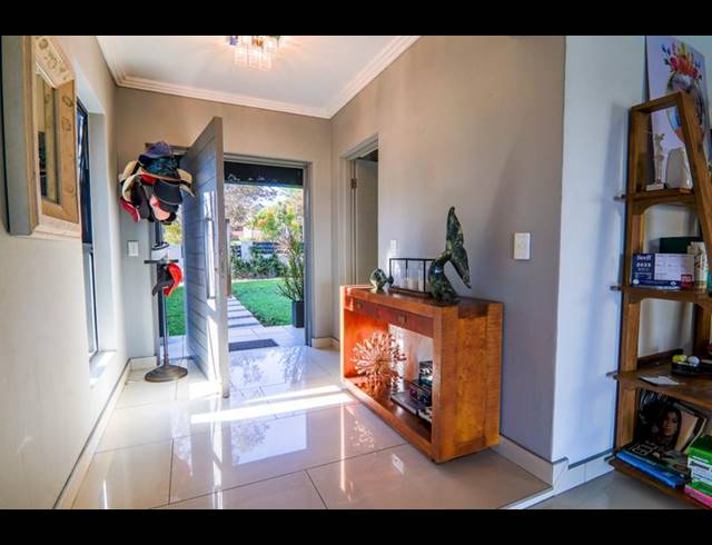 3 BEDROOM HOUSE FOR SALE IN COPPERLEAF ESTATE
